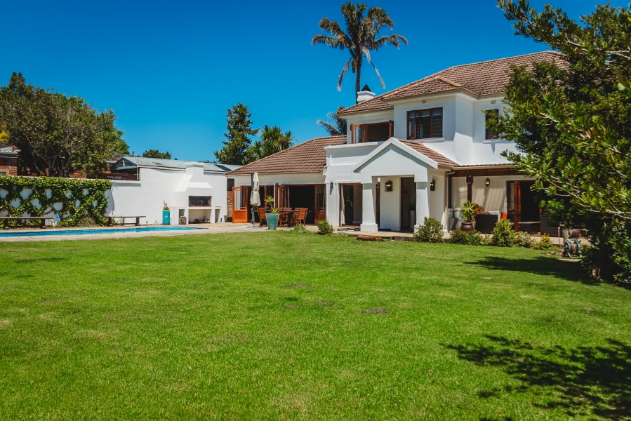 5 Bedroom Property for Sale in Heatherlands Western Cape